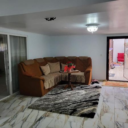 شقة ساتو ماري  في Apartament Cu Terasa Si Gratar المظهر الخارجي الصورة