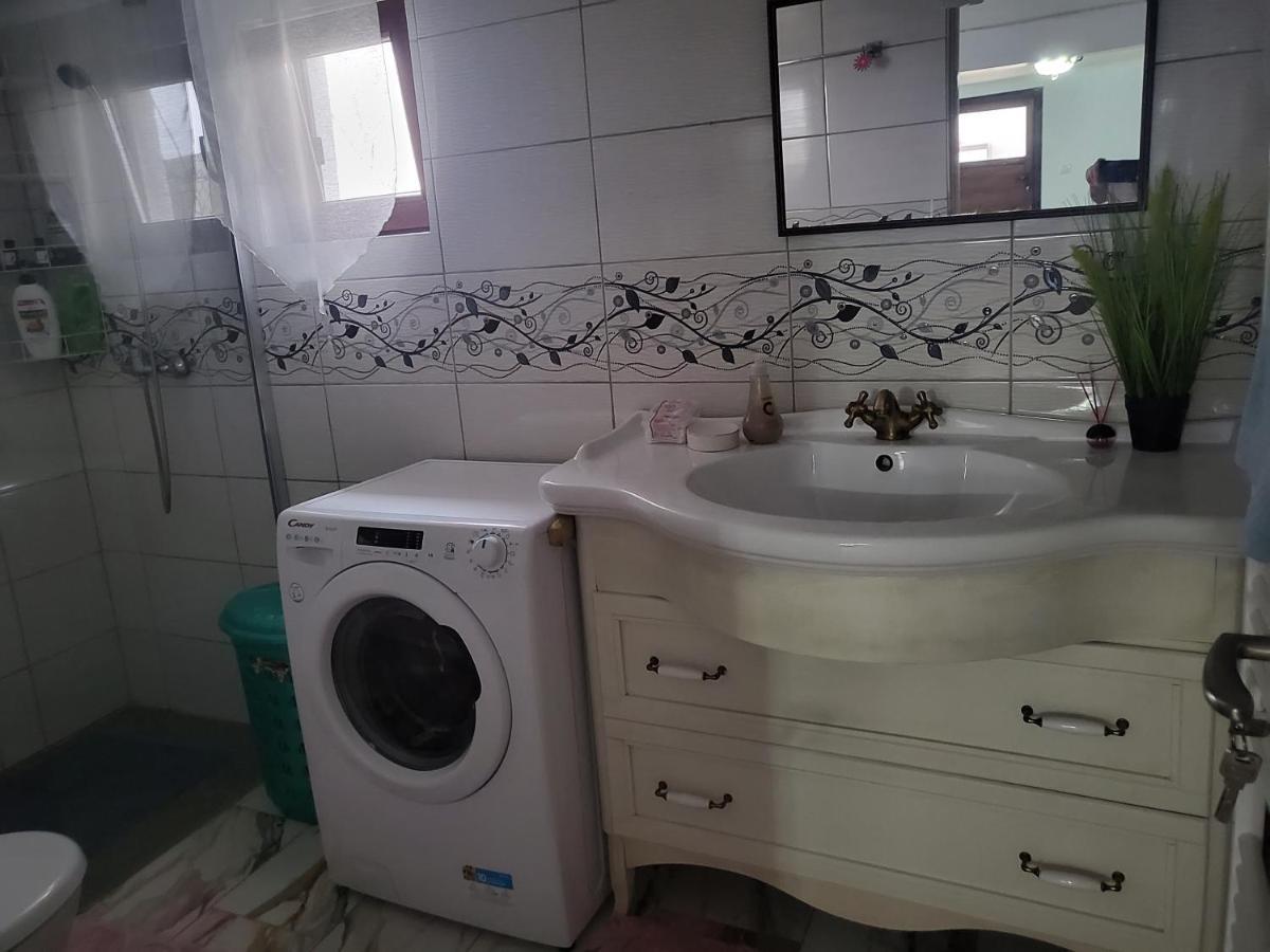 شقة ساتو ماري  في Apartament Cu Terasa Si Gratar المظهر الخارجي الصورة